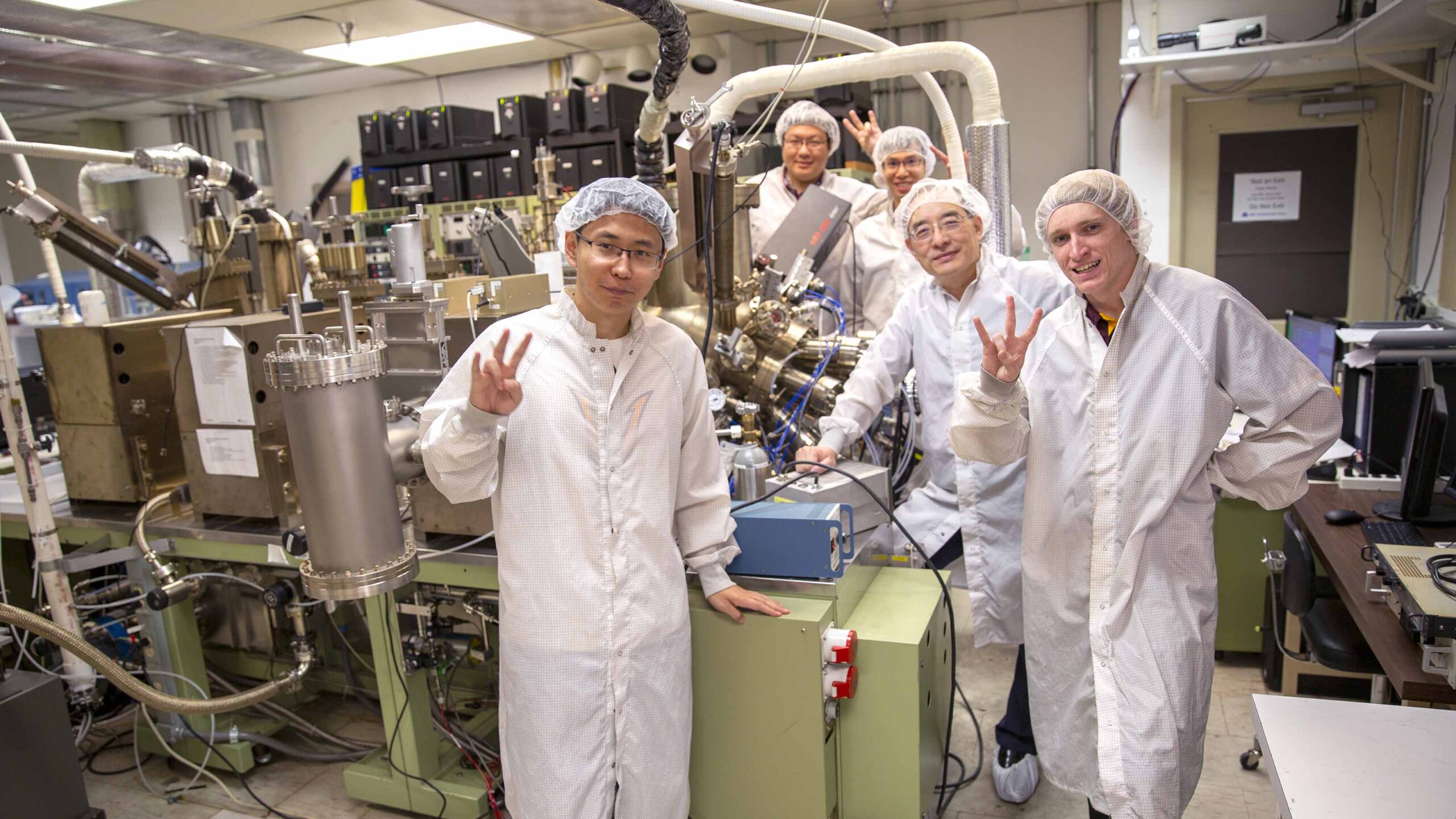 Yong Hang Zhang and other researchers in his lab